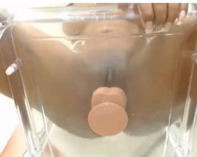 Nia Harris squirts on chair