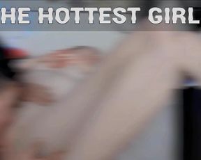 Big Tits And Ass Babe Fucking Her Pussy on Cam
