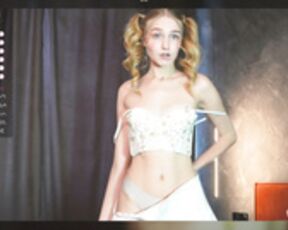 TaiteChappel topless