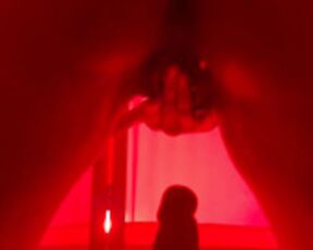 Caroline_Ross dildo ride and squirt