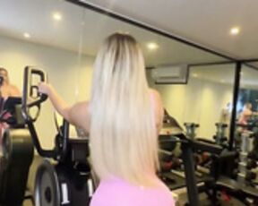 Vanessa Bohorquez Receives Backshots After A Gym