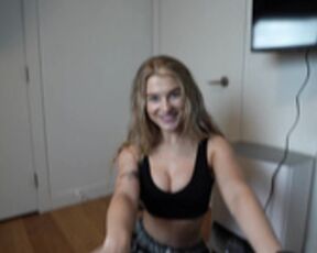 kinky_mistress2021 knees