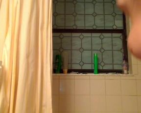 Chloe private bath