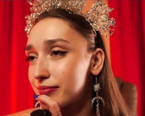 _Meganmeow_ 2024-12-08 christmas bodypaint