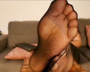 Goddess_Annabel pantyhose feet soles close up