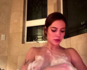 xKatherinerose Live Bubble Bra Nip Slip