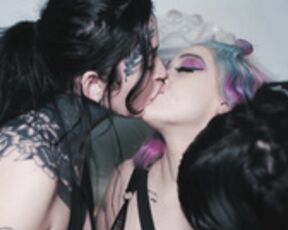 Honeyxmilk Lesbian 3-way