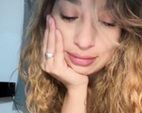 tamara225 shows tits