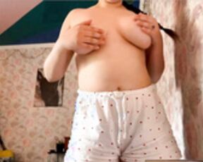 Ariannehug (tits)