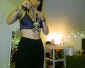 nanny_katie-mfc-201906131143 420 smoking
