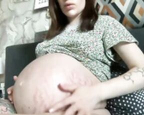 lissaa207673 big pregobelly and creamy pussy