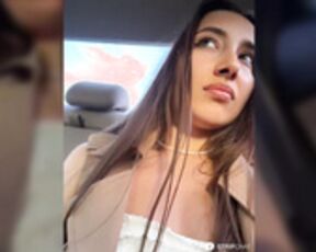 icrazyoneIRL sc favorite modell in uber Car show pussy