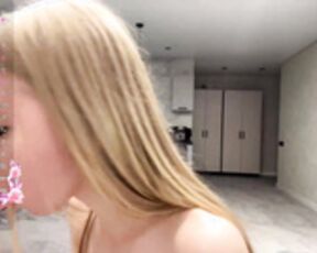 Dewdropdoll Sucks Fucks Dildo