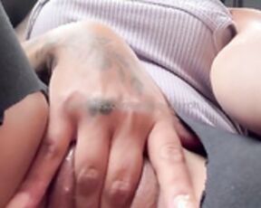 Moonxxbxch masturbating on the bus
