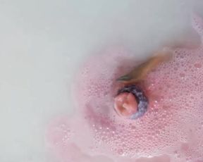 naughtyalicex_ / AliceMaia bath recording 2017-08-03