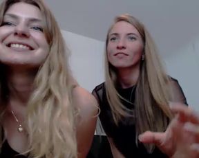 2 blonds