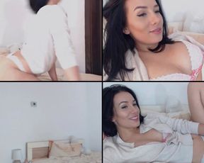 Ana_xo slipping her pussy in and out in free cam recording 2017-09-12_023232