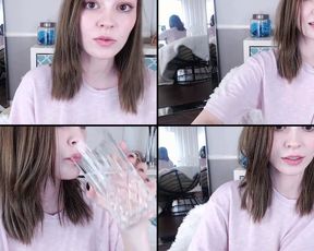 NataliaGrey makes herself moan in free cam recording 2017-09-09_101008