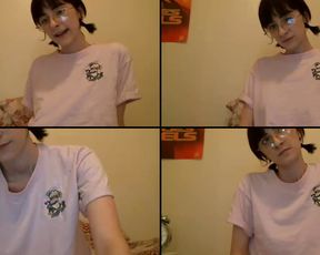 Banananutella slipping her pussy in and out in cam recording 2017-10-06_101656