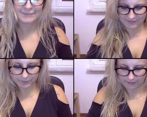 Maarie19 has tight body in cam recording 2017 Oct 13_044405