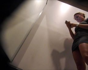 fitting room vid38