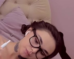 hollyextra 2020-06-01 6