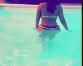 hot ass elke twins