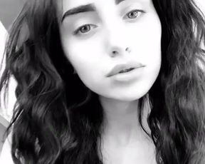 NaomiWoods SnapChat TCqHmZMgpDim6SxpDAaZzVdEBNnVahJs